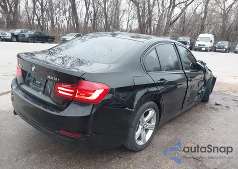 2015 BMW 320I xDrive из США, поврежденный, VIN WBA3C3G59FNT53398